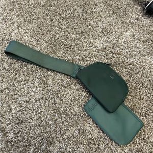 Lululemon Dual Pouch Wristlet Forrest Green